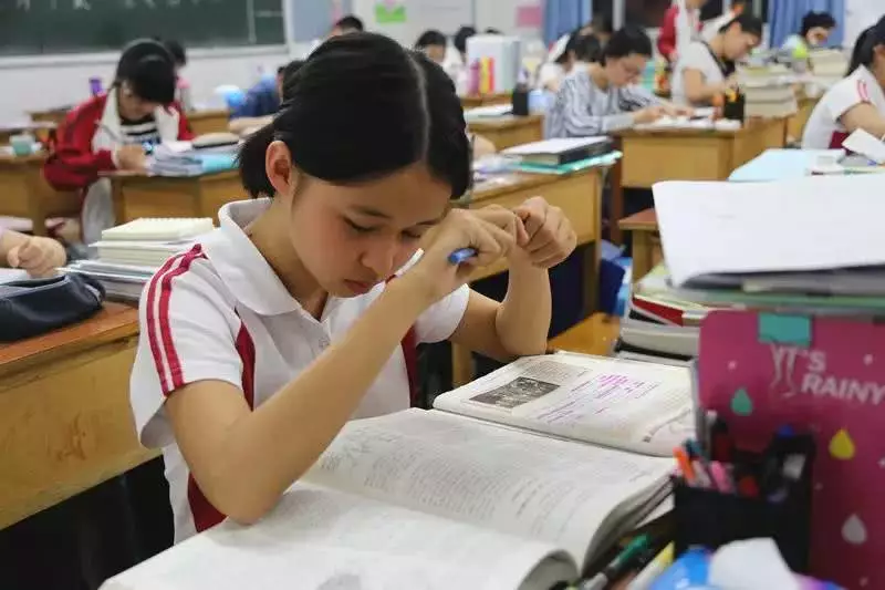 提高高三复习效率,你能比其他人多出一年复习时间,建议深读!
                
                 