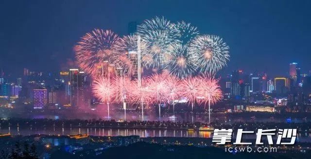 2017年拉萨经济总量_拉萨风景图片(3)