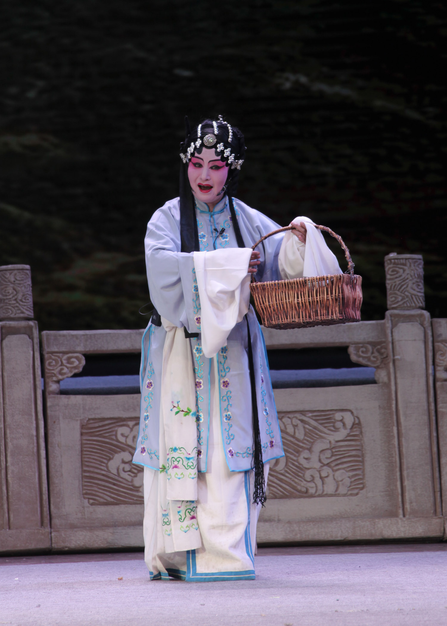 潞城红旗剧团在潞州剧院上演上党落子古装戏《王宝钏》