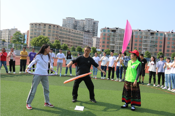 释放压力轻松迎考邵阳县石齐学校举办2019届毕业班考前主题拓展活动