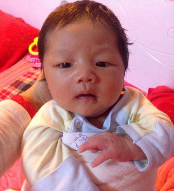                     刚出生宝宝4个地方越丑，以后可能越好看，宝妈先别急着失望