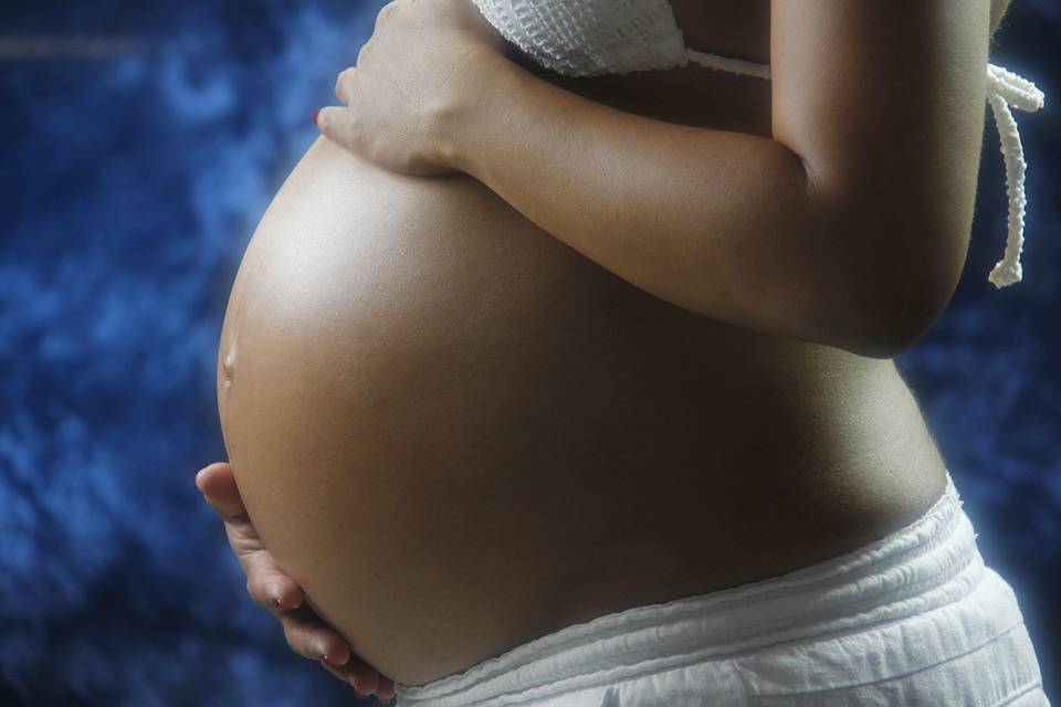                     女宝痛失左侧乳房！只因一个老传统…