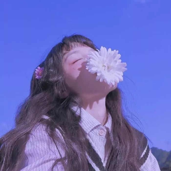 蓝色系头像女 来自搜狐网