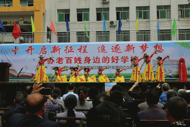 今天涪陵这所学校被超多人围观以后还要发生大变化