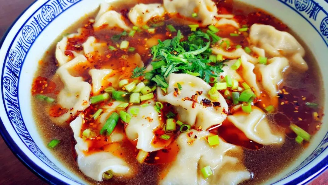 原创比蘸醋更有味儿的西安酸汤饺子,好吃的连辣醋汤都喝光!