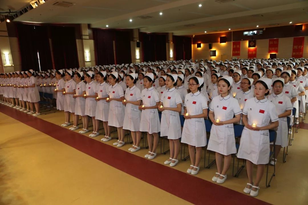 【护·声】北京卫生职业学院2018级护士授帽暨第五届王克荣红丝带奖学