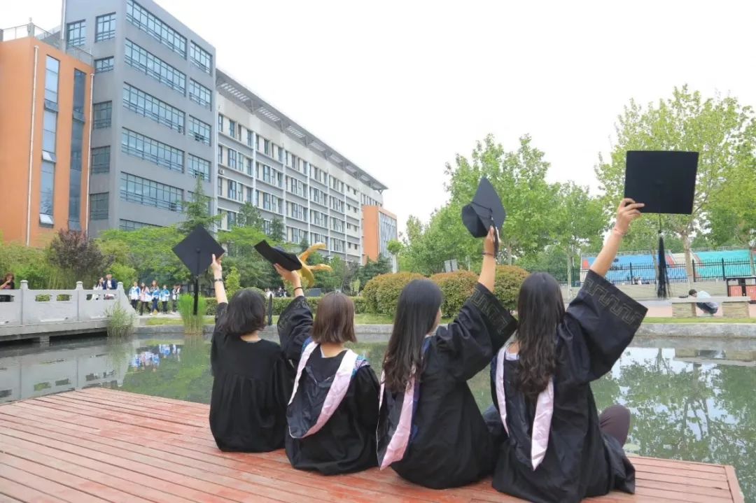 这里是河南经贸职业学院!