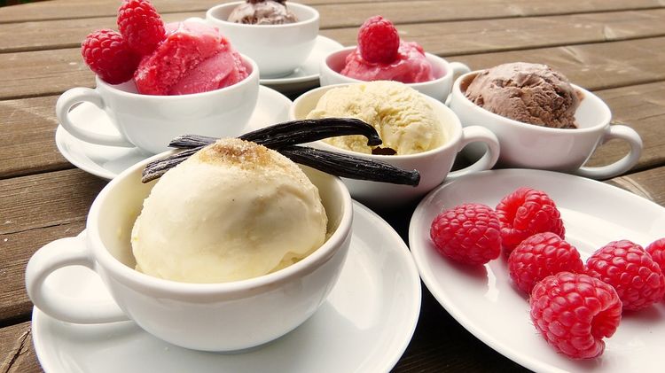                     原创            为什么妈妈能吃我不能吃？夏天到了，到底能不能给孩子吃雪糕