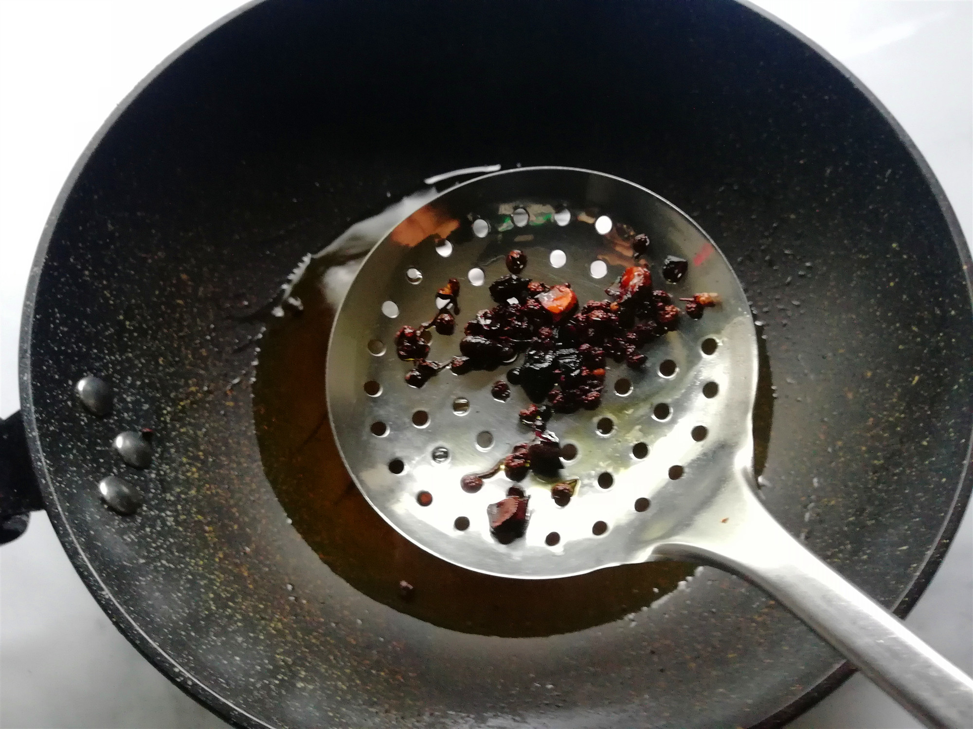 自制辣椒油怎么做_自制辣椒油的做法_银元宝_豆果美食