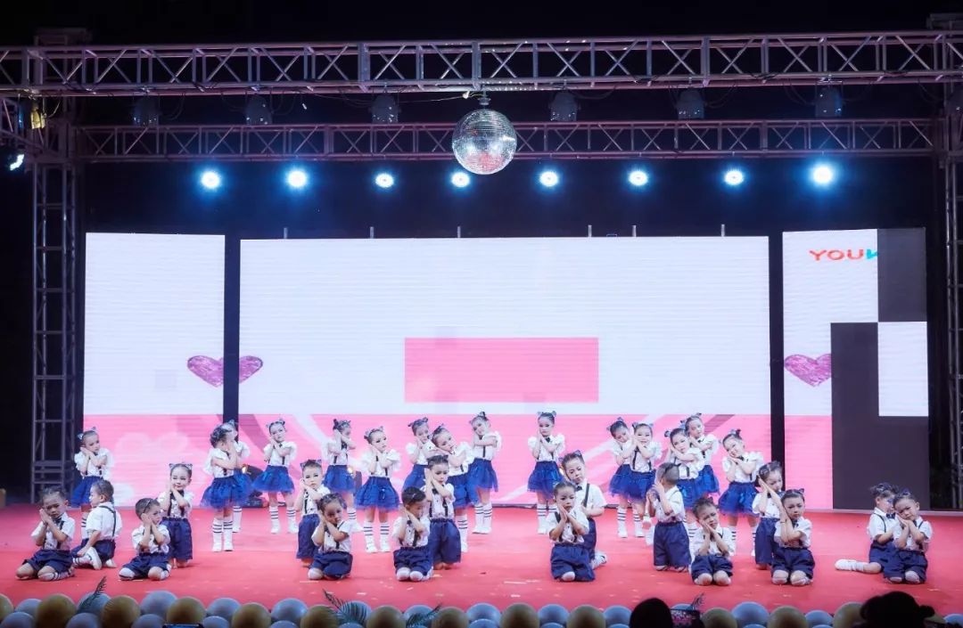 童趣无限 梦想飞扬---乌牛金太阳幼儿园庆六一