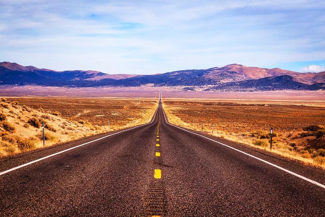 摄影师harleyufo "全美最孤独的公路" 横穿快马递送区的 美国50号公路