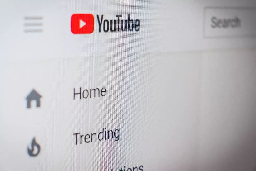 谷歌部署ai系统净化youtube主页 英特尔等设计可扩展光学神经网络 中国云计算服务商占亚太市场40 份额丨零点报数