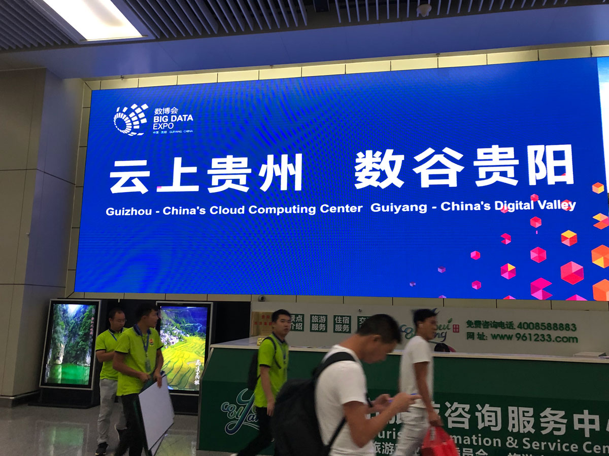 2019国家经济会议_2019年3月15日,十三届全国人大二次会议表决通过了《中华人民共和...