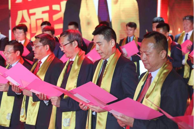 2018年年度经济人物_2018 影响济南 年度经济人物评选揭晓 50家企业上榜(2)