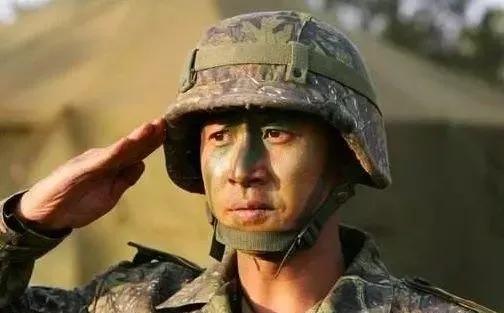 曾因穷被前妻抛弃, 带着儿子北漂一剧成名, 二婚娶北方张曼玉 ag真人app