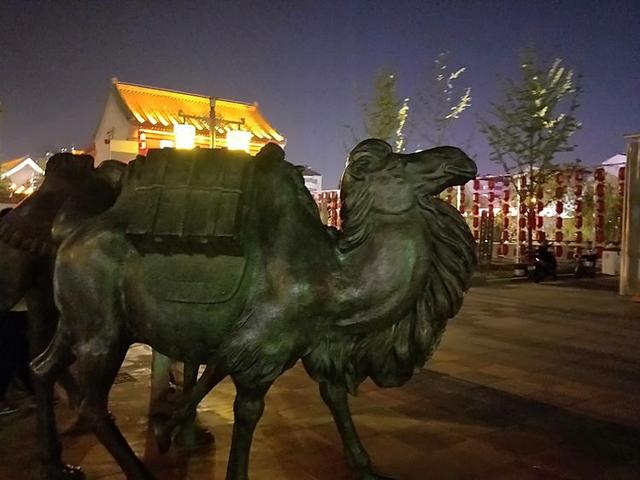 洛阳东关外有一处铜驼陌2019年新建设的夜景胜地
