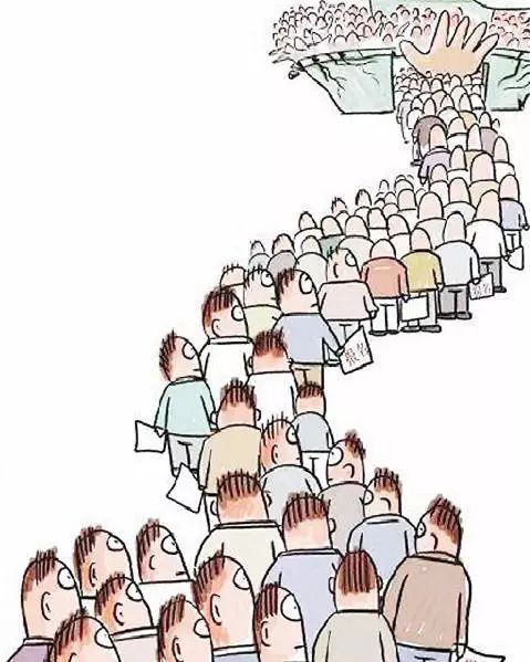 以自我调侃开始，以自我吹捧收场。他讲得是那么精彩、娓娓动听，甚至他