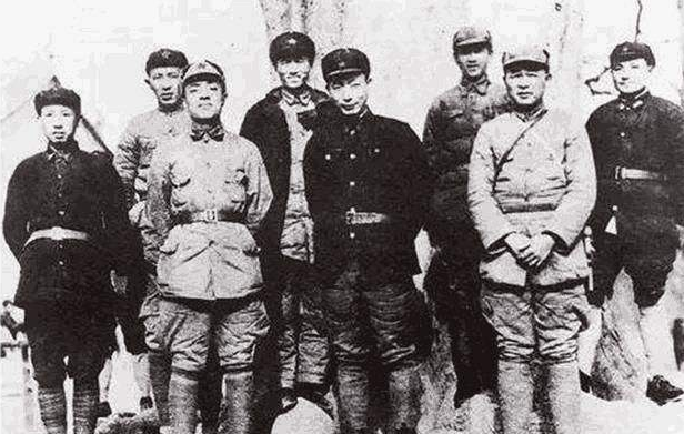 原创他统治陕北20年,人称榆林王,和张作霖是拜把子,因手枪走火而死图片