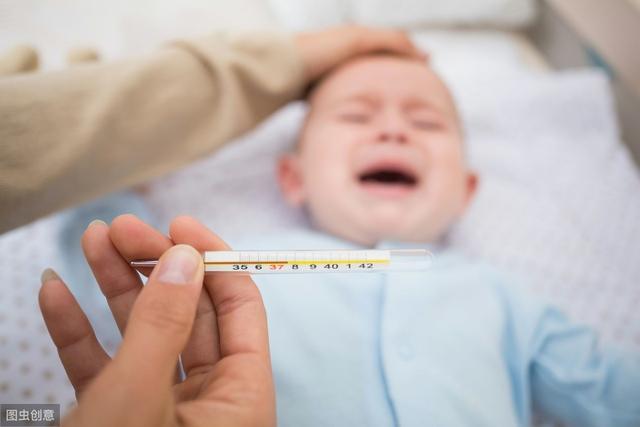                     缓解孩子发烧的5种小儿推拿手法，退烧降温有奇效，孩子少遭罪