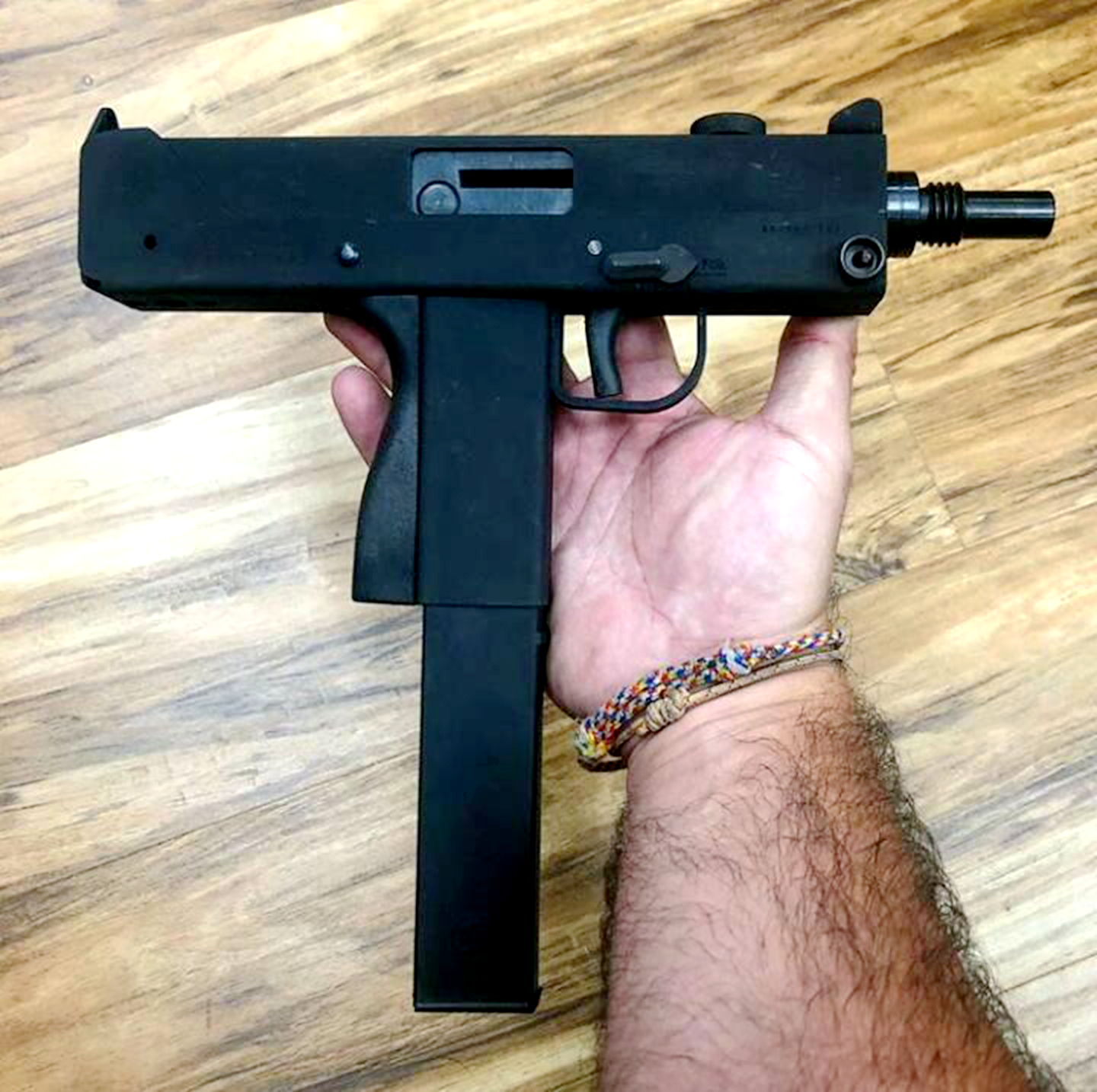 mac-11冲锋枪 fn ps90 bt apc9冲锋枪 从左到右:鲁格 10/22 - savage