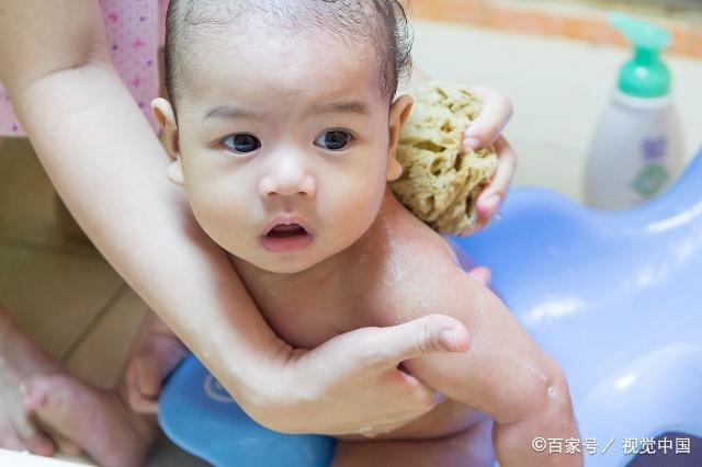                     天气再热，也不要在这几个时间段给孩子洗澡