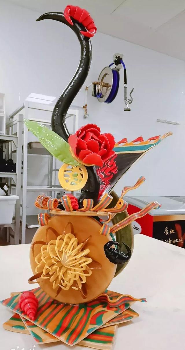 预选赛我的艺术面包分4个中国代表元素: 中国武术,中国结,牡丹花,八卦