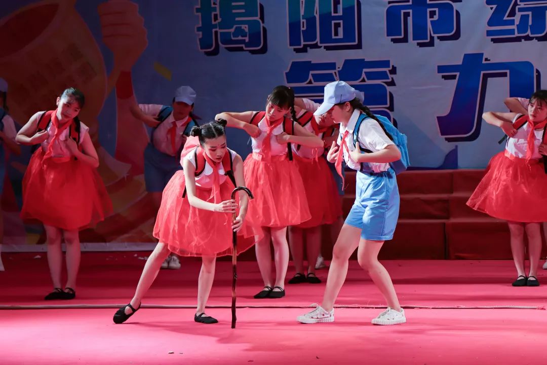 舞动青春旋律——记我校第九届技能节幼儿舞蹈比赛