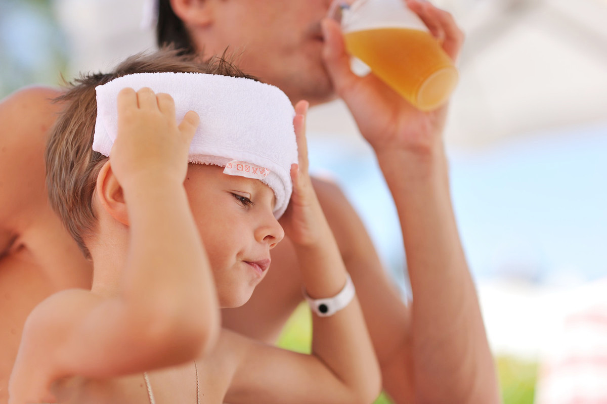                     原创            夏天越热越吃凉？宝妈若这样给孩子降暑，孩子脾胃很受伤！