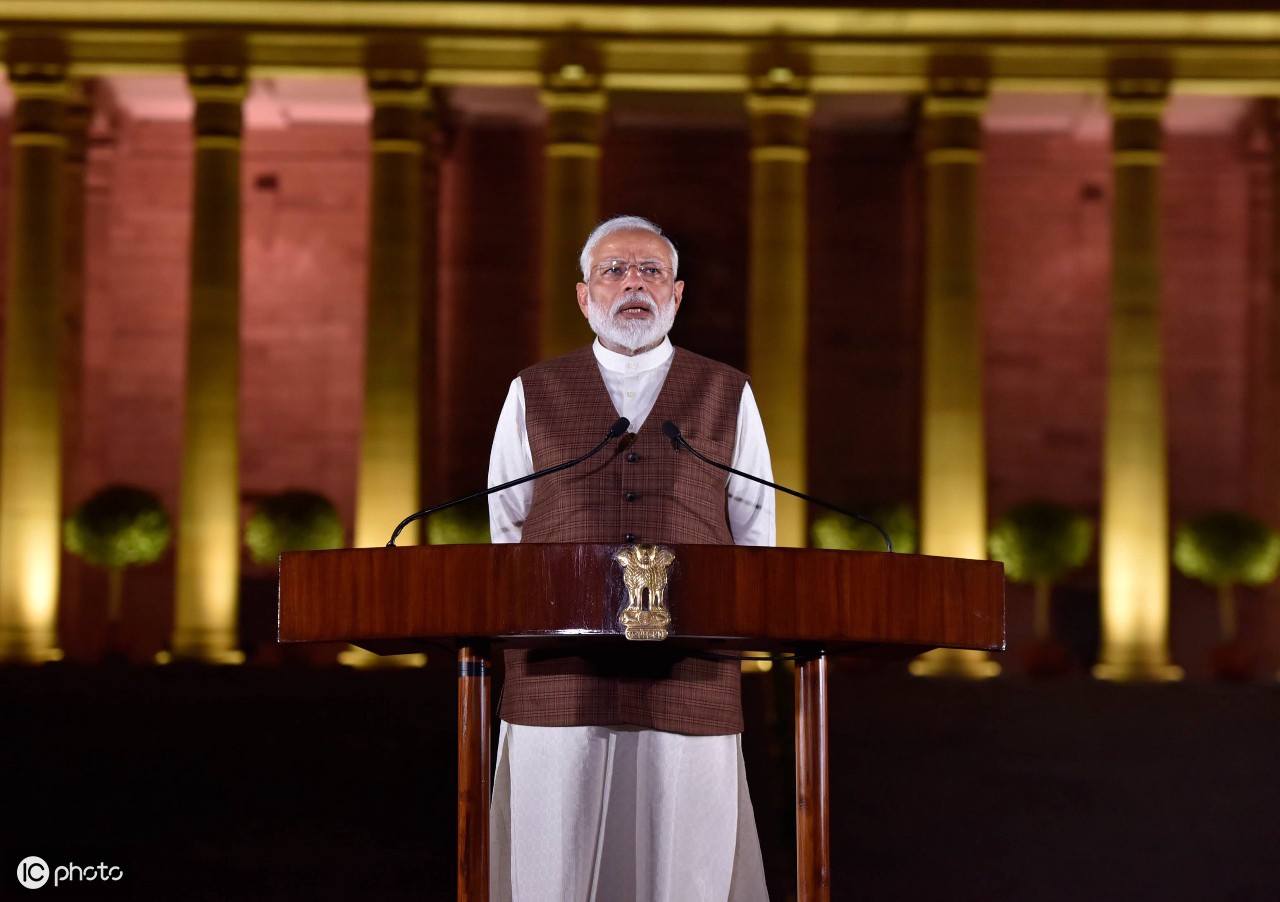 印度总统任命莫迪为新总理