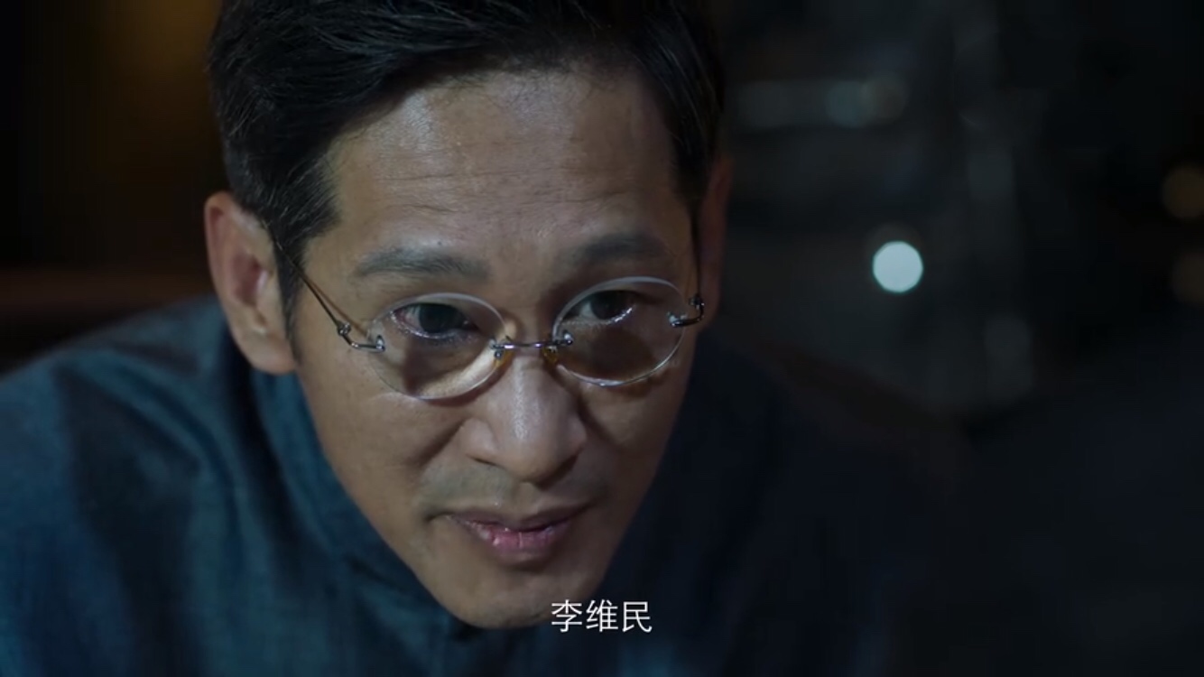 在香港黑社会20多年的生涯中,李李维民是他最经常见面的朋友.