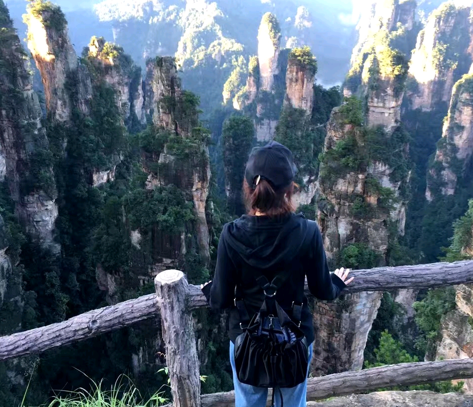 张家界自助旅游不跟团,包车找纯导游服务费用