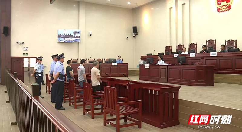 买卖人口判多少年_2020年人口多少亿(2)