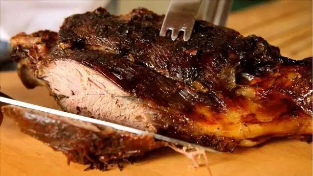 烤肉的肉需要去皮吗 6fdc57b4cecd403bae9def2e398be00a.jpeg