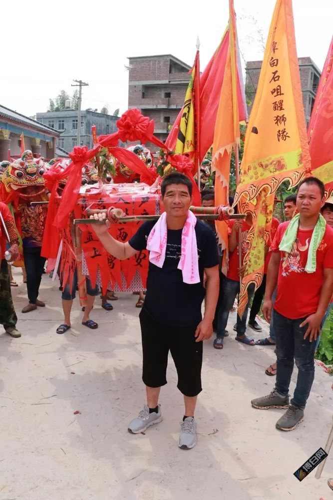 场面火爆!博白宁潭陈氏大弯宗祠先祖升座典礼人山人海