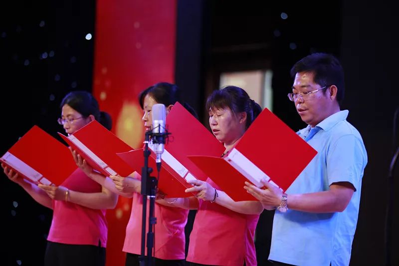 吟诗颂国共筑华夏梦 --平谷五中我和我的祖国