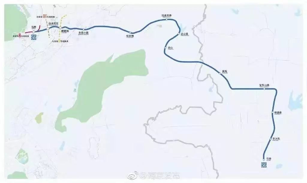 不少站点已将围挡围起来,进入拆迁,平整土地阶段,地铁8号线,12号线都