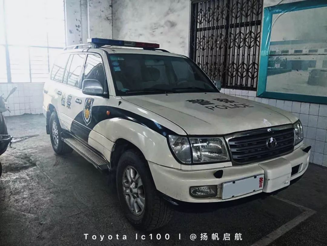 xx市检察院开道车, 使用频率极低实表 53800 公里, 全车螺丝原