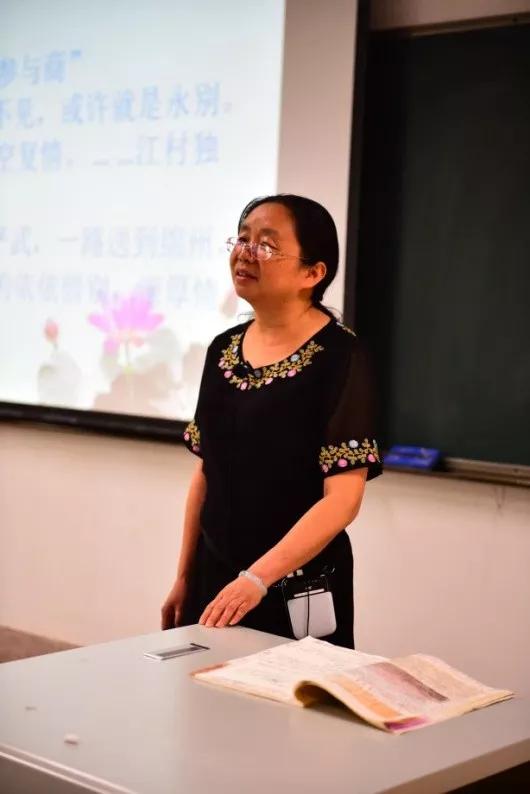 云南省特级教师,正高级语文教师,昆明市春城名师杨琍老师授课