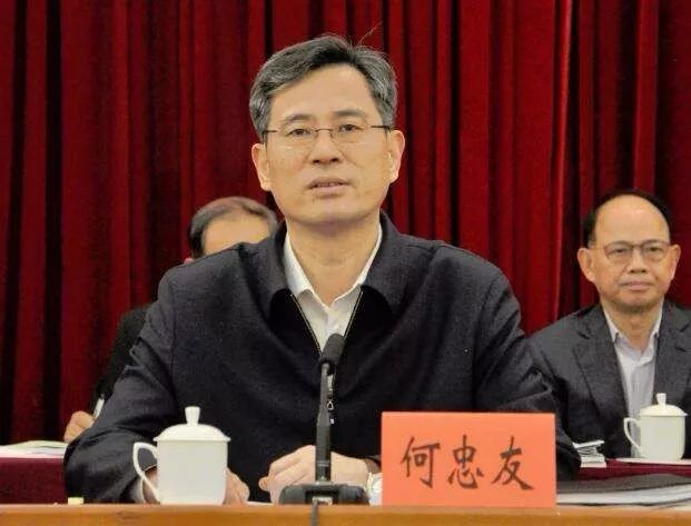 2011年12月,任广州市委副书记,副市长,代市长; 2012年1月,任广州市委