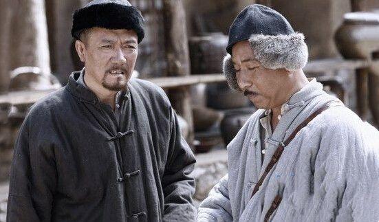 两人都有合作,特别是在演电视剧《中国地》的时候,李大强是执行导演