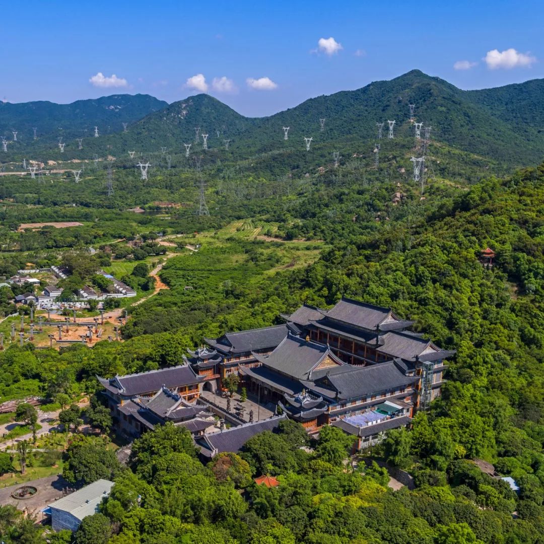 东山寺依山势分成四进 图:大鹏新区政府在线 浓厚的历史文化底蕴 是