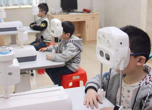 性早熟问题普遍，家长要避免这3种行为，以防止孩子被“催熟”