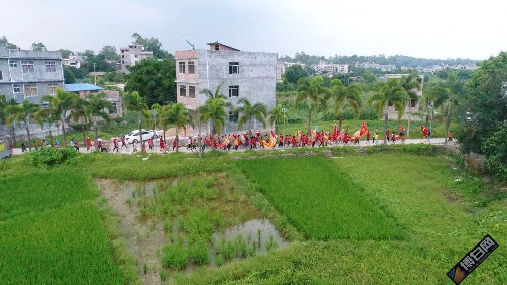 场面火爆博白宁潭陈氏大弯宗祠先祖升座典礼人山人海