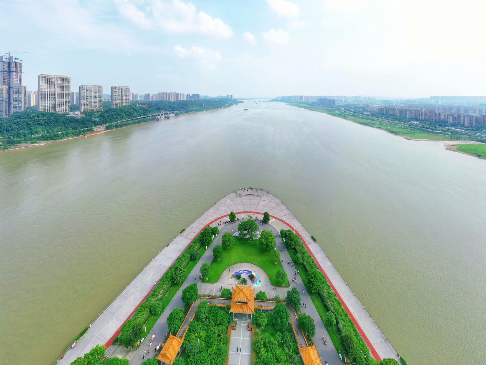 福建第一座GDP破万亿_福建各地市2020年gdp(2)