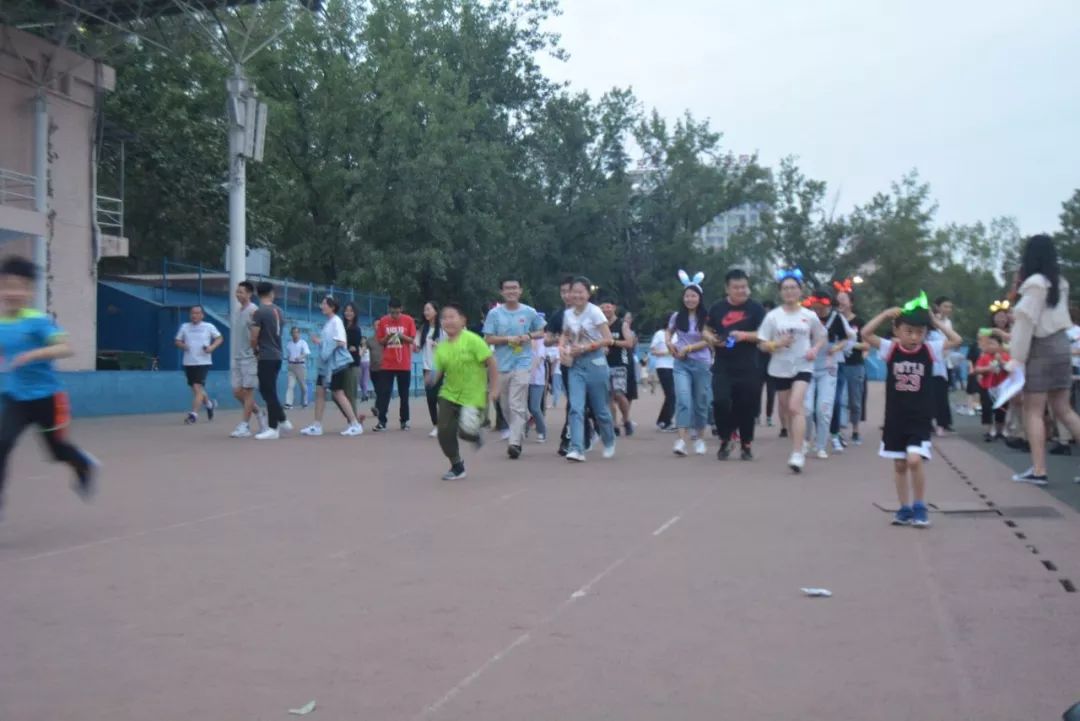 健身的动态图片大全 e5f402bd5bb74e30aa98a639b2cd19ed.jpeg