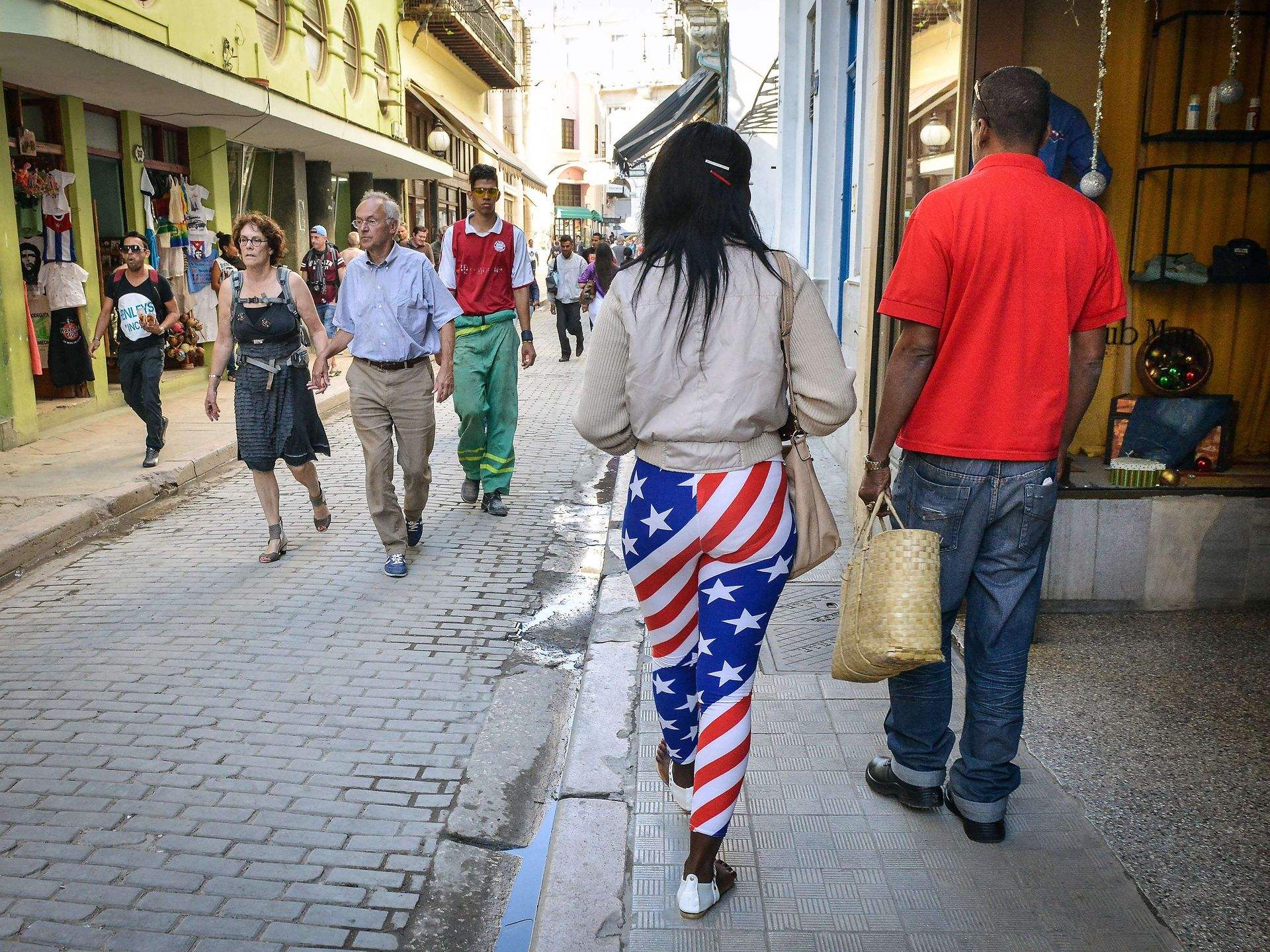 美国人口土地面积是多少_美国19岁阴颈多少长度(3)