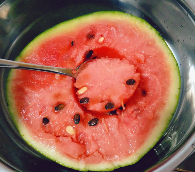 西瓜怎么长得粗壮 0bcfcd29285e44d2bc50b2c63b7070e8.jpeg