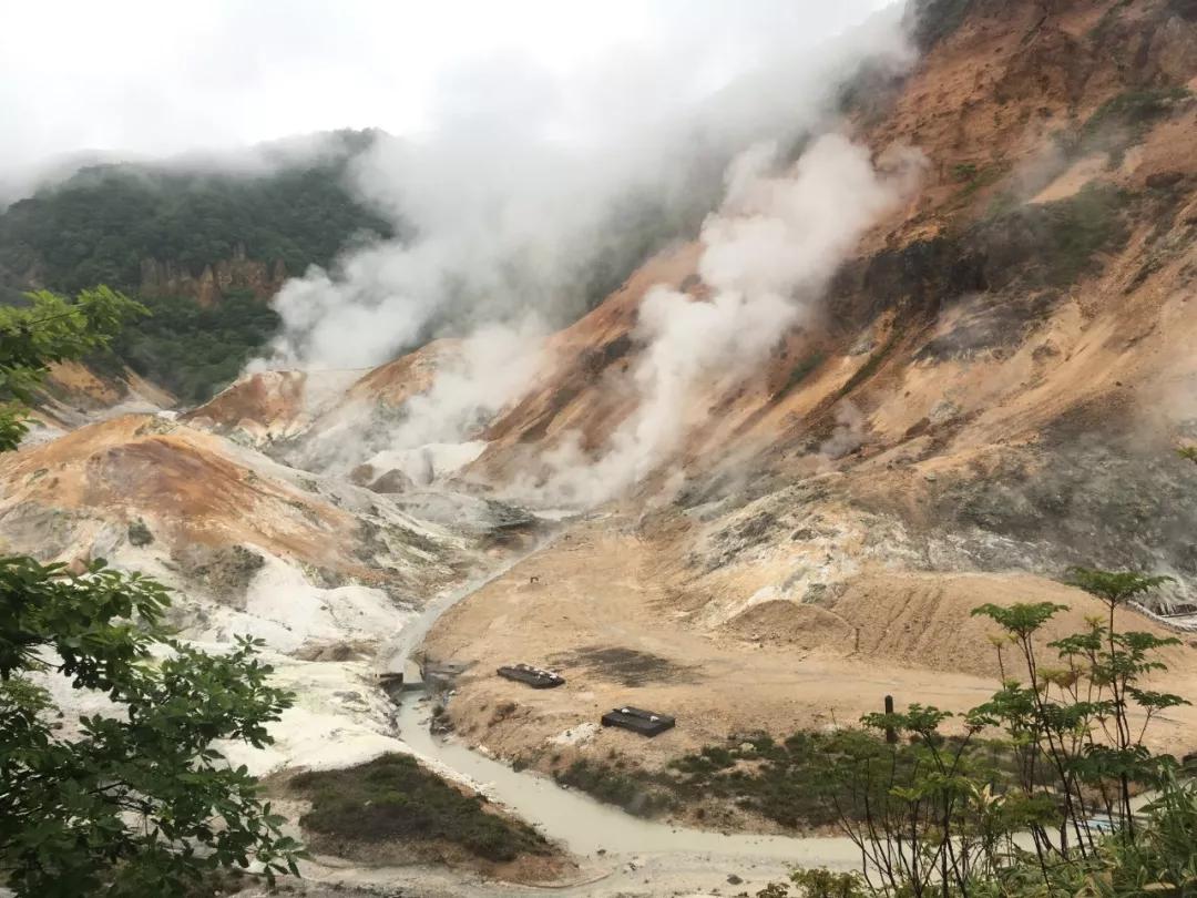 登别温泉的泉源,火山喷发的遗址_地狱谷