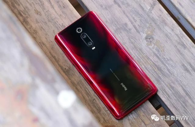 原创红米k20pro真机图赏:骁龙855 4000mah 4800万三摄,不输小米9!