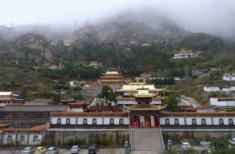 彩虹之乡的藏传佛教圣地—佑宁寺